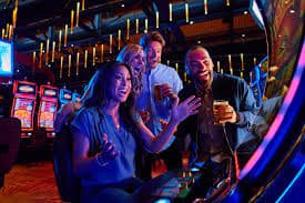 Khung cảnh trận đấu bóng đá sống động với ánh sáng neon